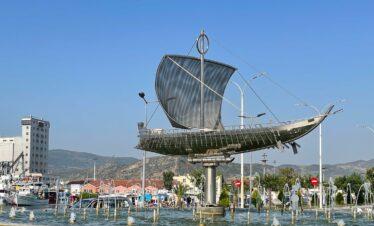 Τριήρεις στο λιμάνι του Βόλου