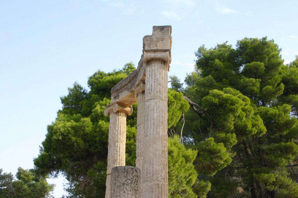 Αρχαίοι κίονες, στην Αρχαία Ολυμπία